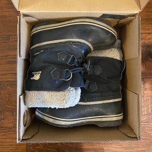 US 12 toddler snow boots